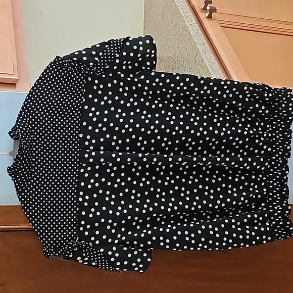 Black Polka Dot ruffle blouse with elastic band waist - Picture 9 of 9